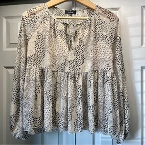 Aakaa Women’s Babydoll Top Size M Tie Front Keyhole Neckline Tiered Gathered Hem
